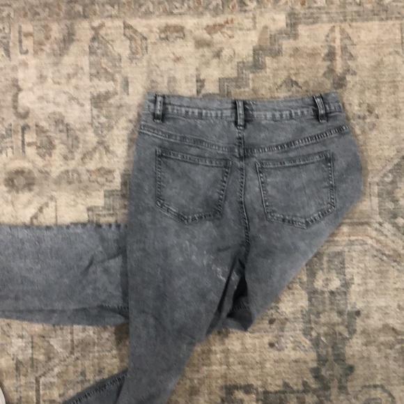 VENUS - Picture 3 of 3